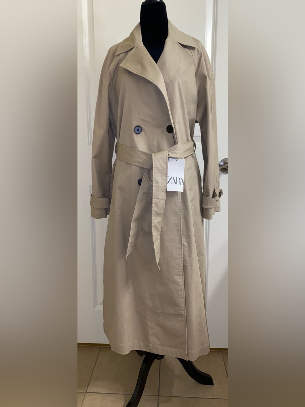 Zara Classic Long Double-Breasted Cotton Trench Coat in Light Tan - Picture 3 of 11